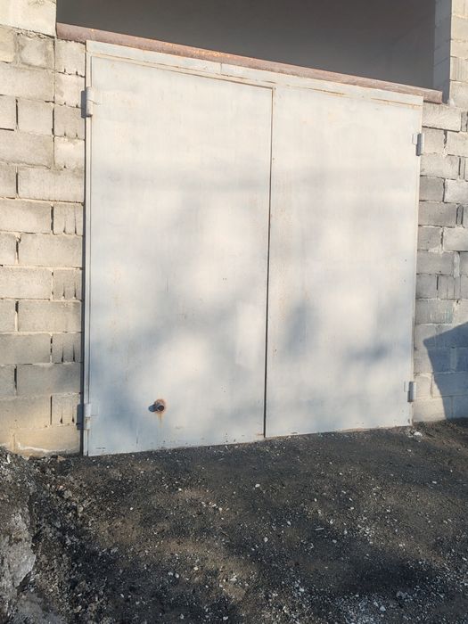Продам гаражные ворота