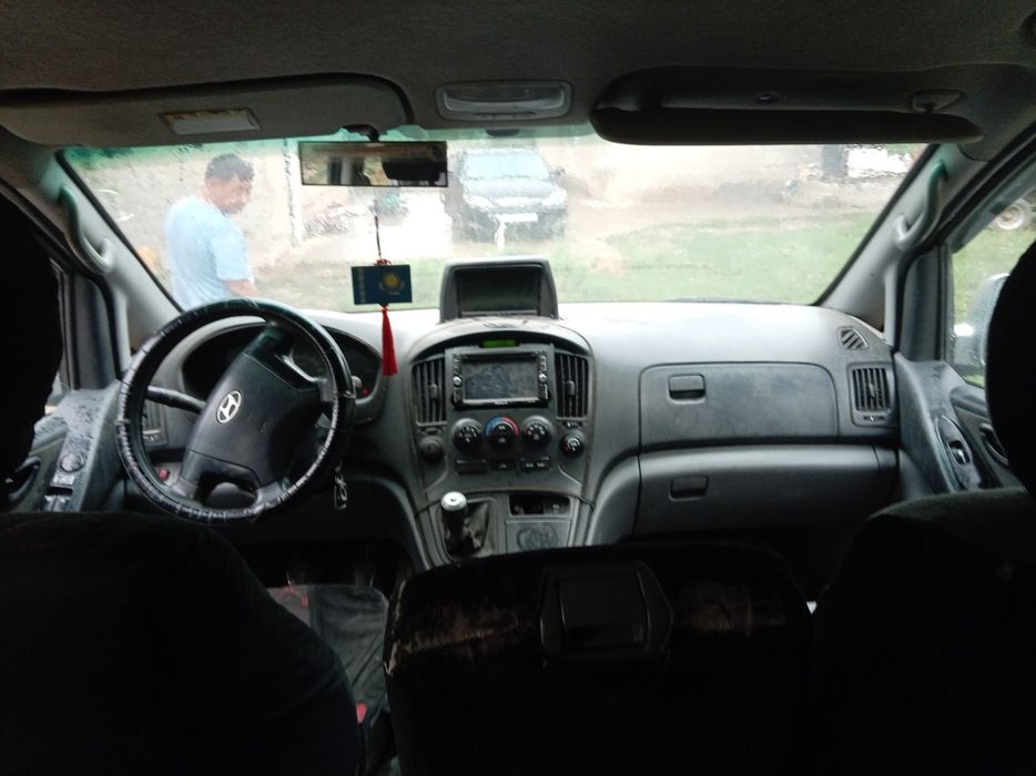 Hyundai Starex 2008 года.