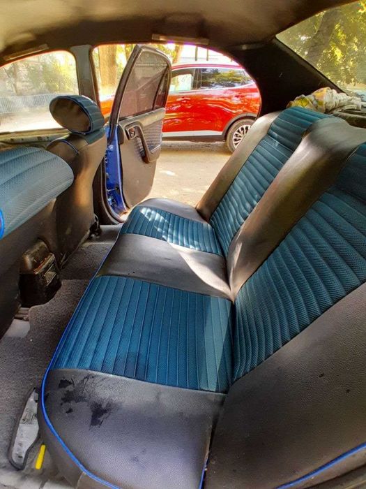 TOYOTA CARINA E   1993  года