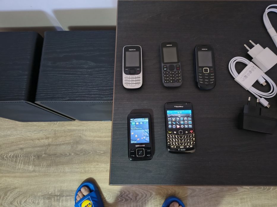 Lot telefoane cu butoane vechi