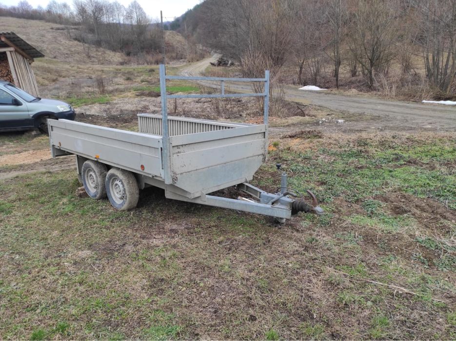 Vând remorcă de 2,700kg