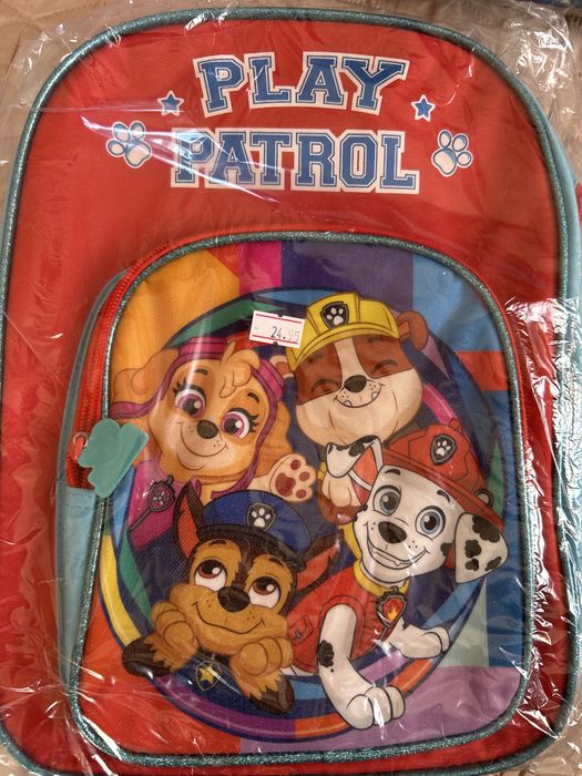 Детски ранички с едно голямо отделение и преден малък джъб!