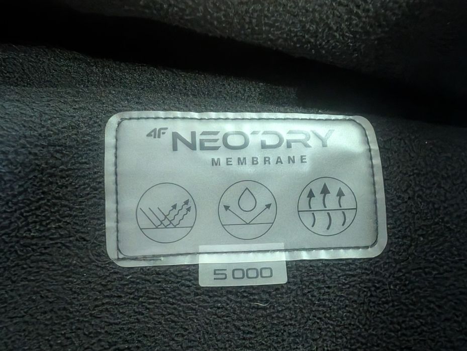 Costum  snowboard  (Geaca softshell  4F FOB + BIB pants )