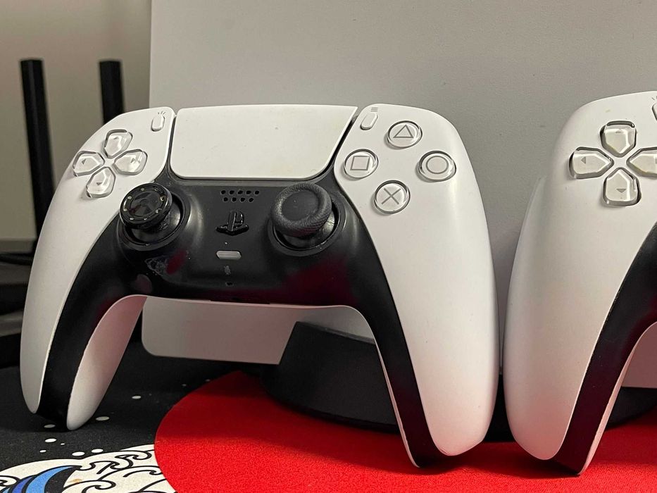 PlayStation 5 Disc Edition PS5 + 2 controllere + 11 jocuri (4 disc + 7 digitale) + cont PSN