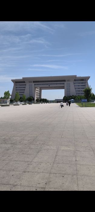 Хитойи Хоргоз бозорига рейсимиз бор автобусда.