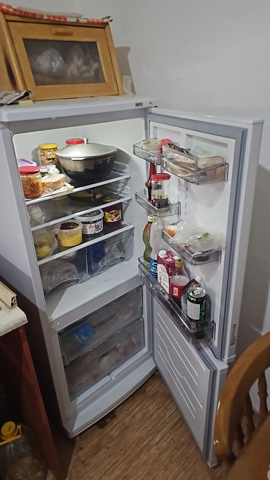 Продам практически новый холодильник