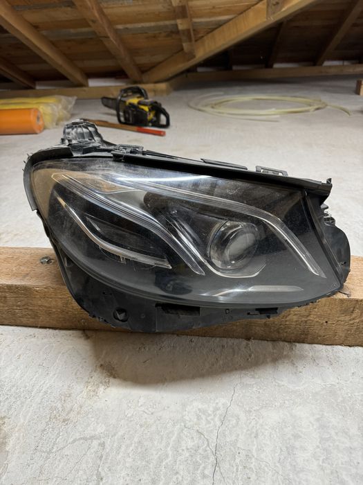 Far dreapta Mercedes E CLASS A213 906 48 04