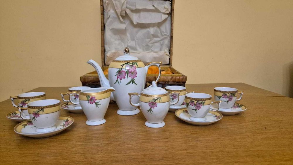 Кофейный сервиз из очень тонкого японского фарфора, ретро