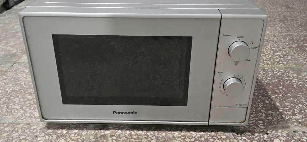 Микровълнова Panasonic NN-E22JMMEPG, 20 л, 800 W