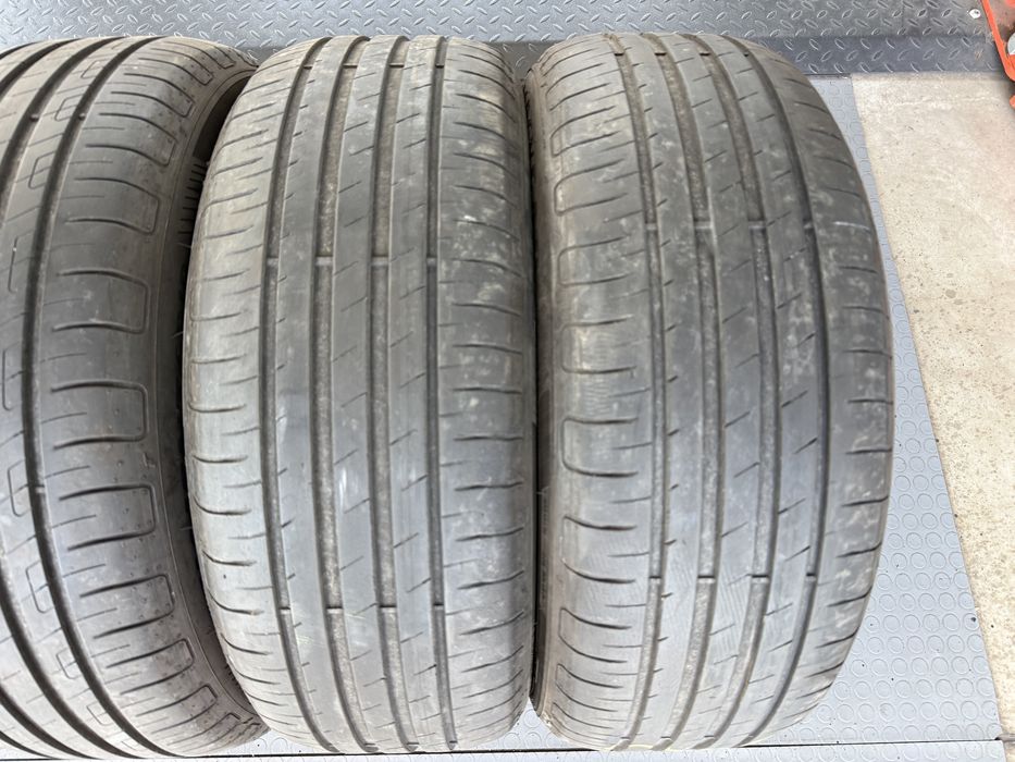 4бр. ОТЛИЧНИ Летни Гуми С Борд 215/55R/17 -GOODYEAR- DOT:1020- 6.6мм.+5.3мм. *120€ за 4бр.*