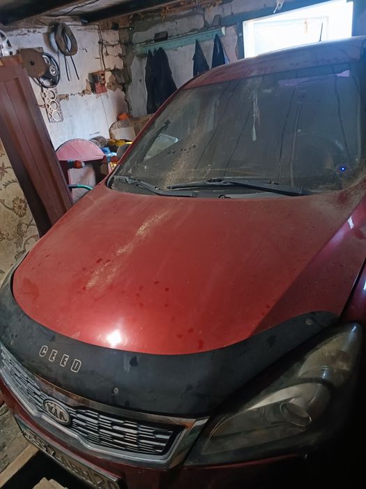 Машина Киа Сид 2010г объем 1.4