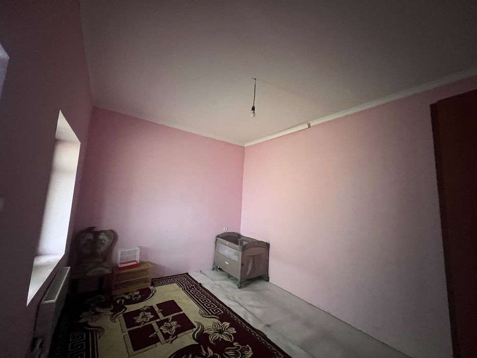 Hovli uy sotiladi,Bektemir post taraf,2,5 sotiq keng 3 xonali kotta uy