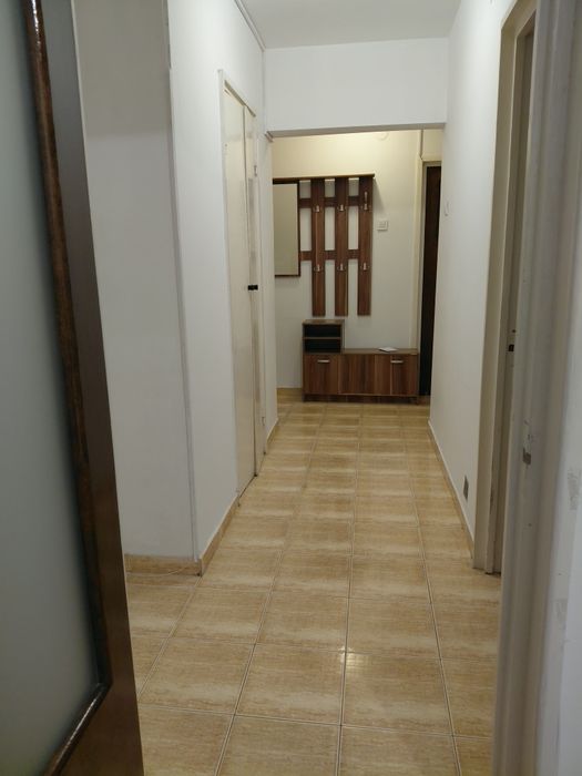 Închiriez apartament