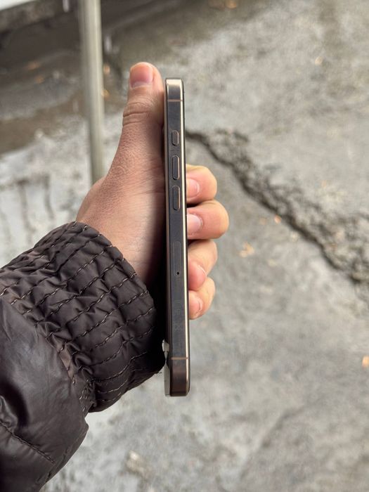 Iphone 16 pro 89 yom 128gb srocni