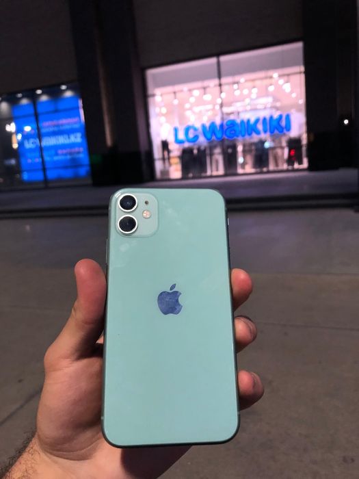 İphone 11 64 gb.