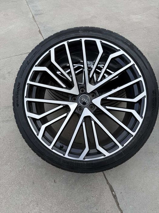 AUDI SQ7 АУДИ Джанти  Гуми 285/35/22