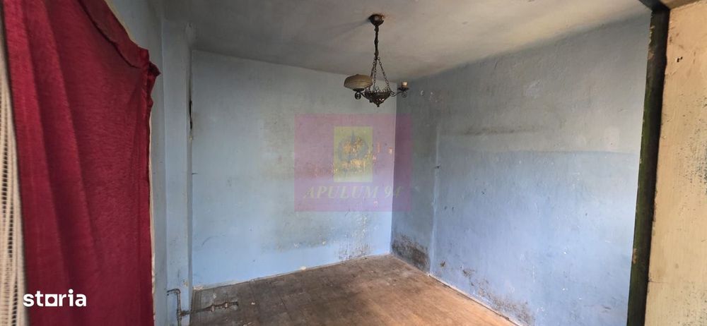 Casa batraneasca cu teren de vanzare in Busteni