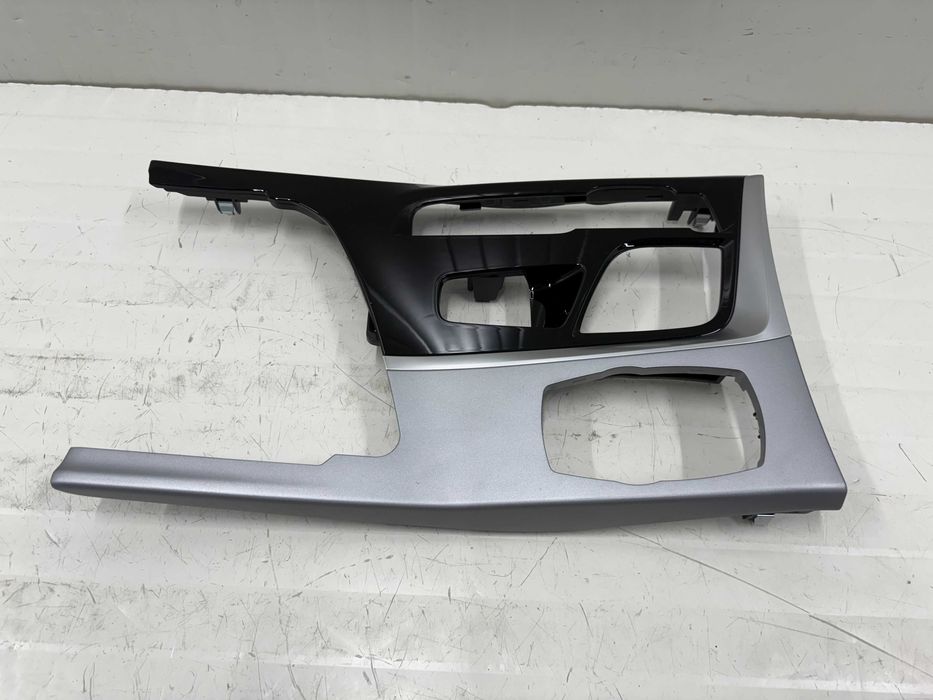 Лайсна централна конзола БМВ Г30 Г31