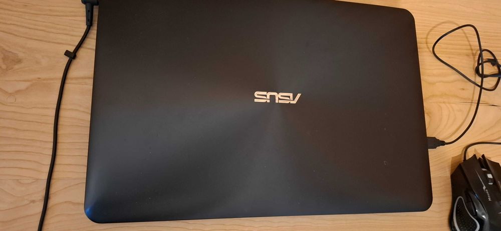 Laptop ASUS X555L
