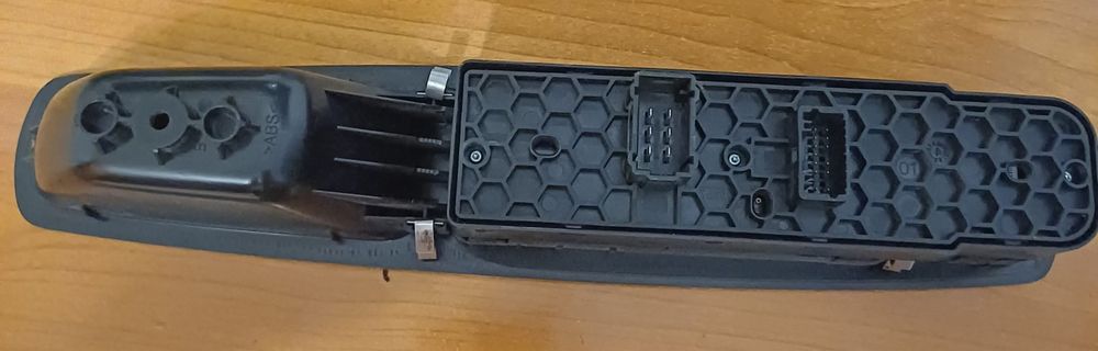 Vand modulator comanda usa stanga