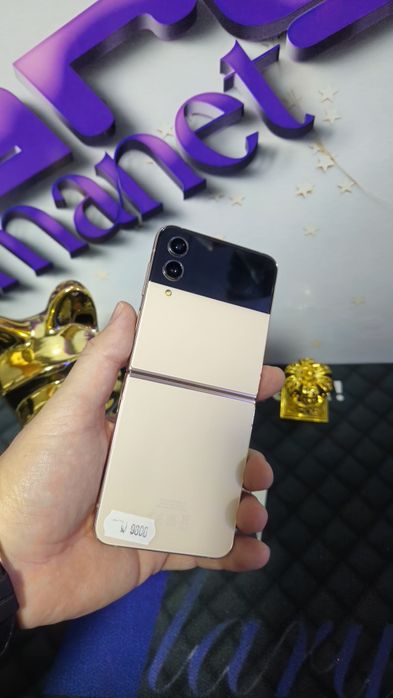 Samsung Z Flip 4 5G 128GB 8GB Ram Duos.Preṭ fix!