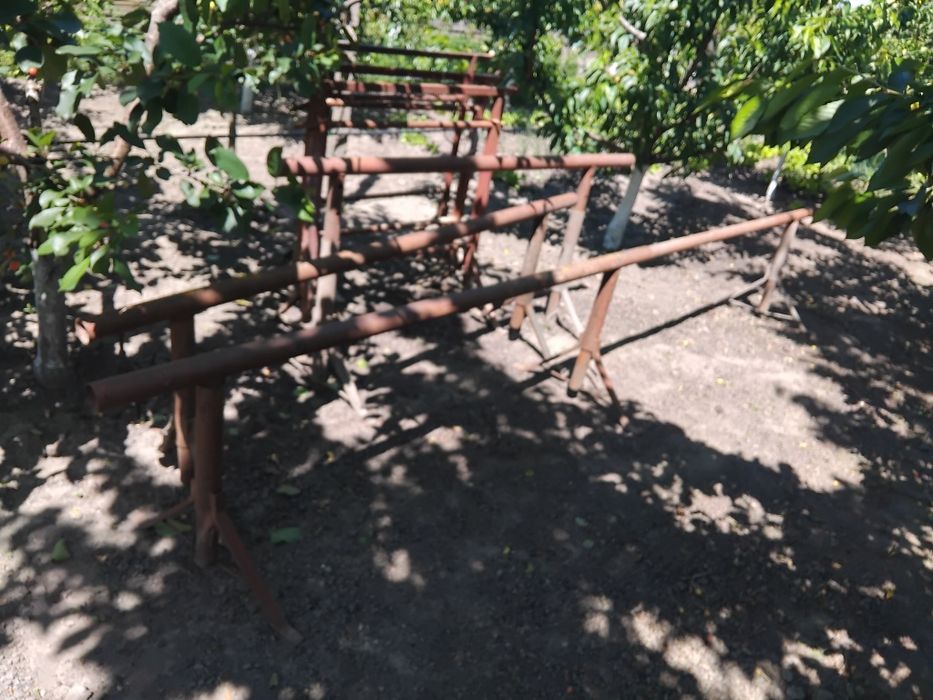 Capră metalică extensibilă cu 2 si 3 picioare,cavaleți