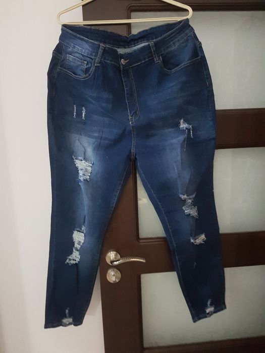 Чисто нови дамски дънки