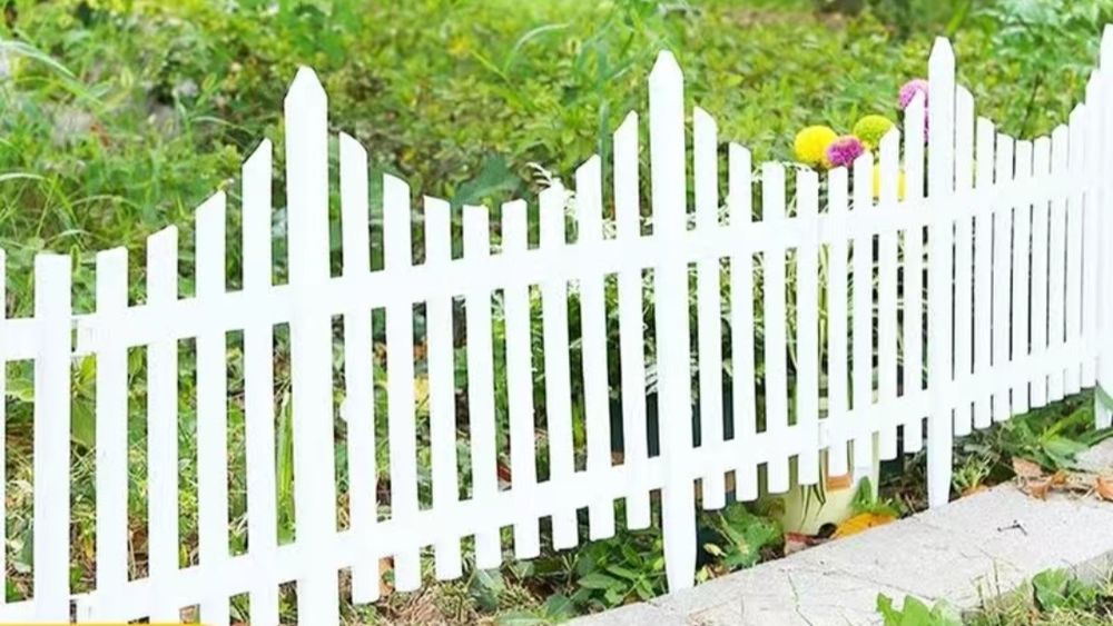 Декоративная изгородь, садовая.