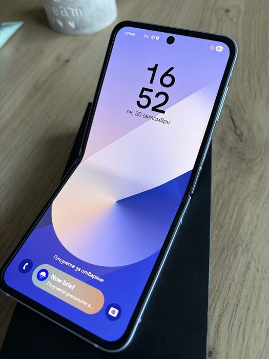 ГАРАНЦИОНЕН! Samsung Galaxy Z Flip 6 256GB Син