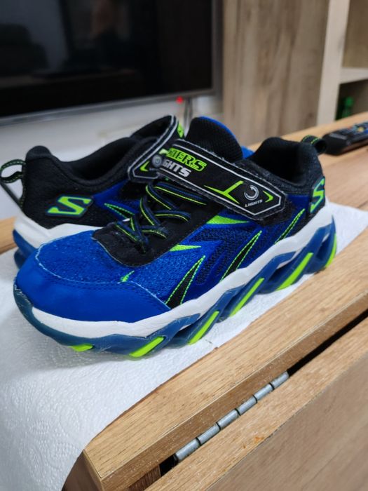 Adidași skeckers 34