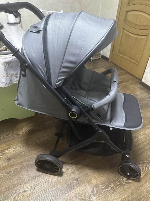 Продам новую коляску