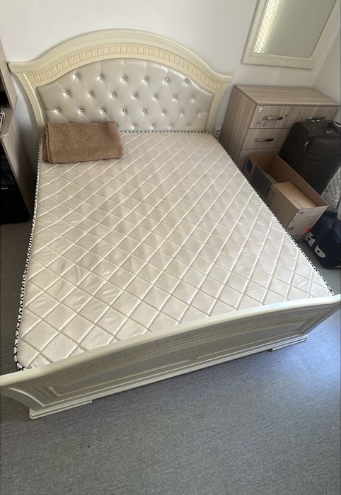 Спальный гарнитур