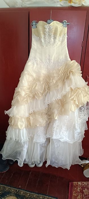 Vând rochie de mireasă