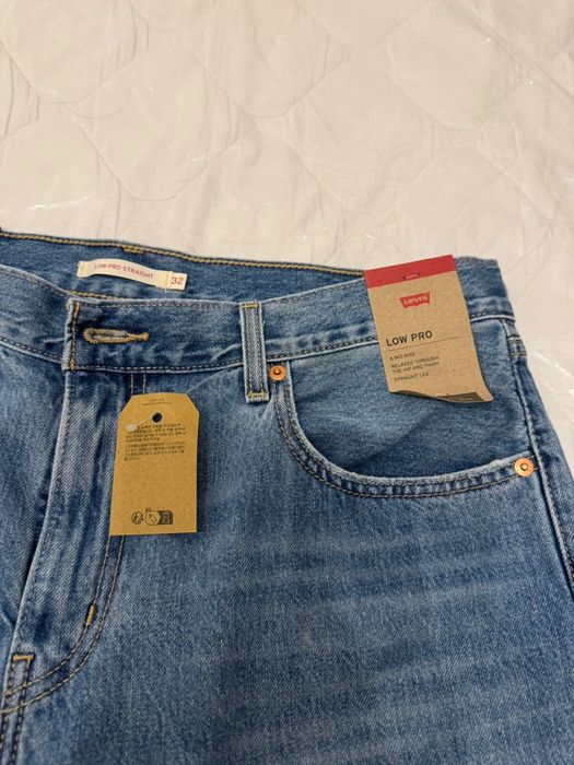 Джинсы Levis, новые, модель Low Pro, рр- 32 (L)