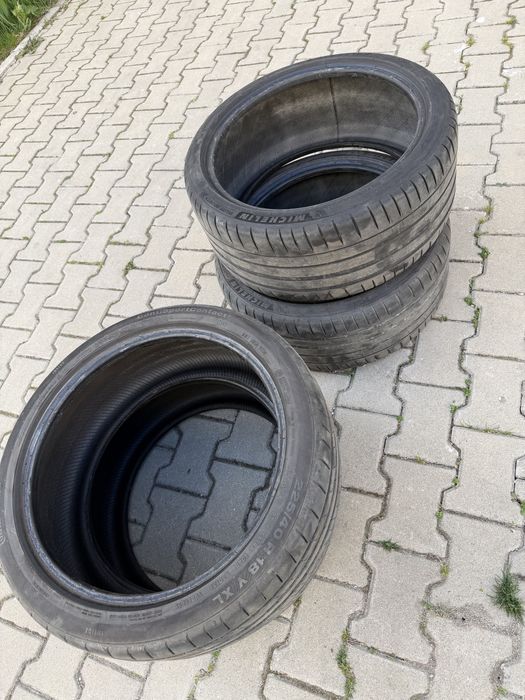 Anvelope vara 245/35/ZR18 Michelin Pilot Sport 4 si 225/40/R18 Continental Sport Contact 5