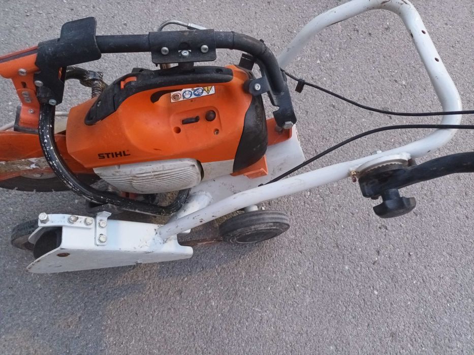 Stihl TS 410 - ръчен бензинов фугорез със количка