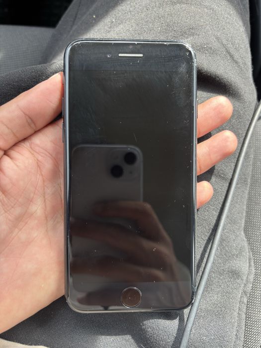 Iphone se 3 plus airpods pro 3