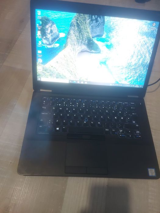 Laptop i5 gen6,8gb,ssd