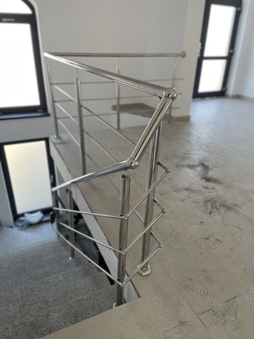 Montanti de inox pentru balustrade , teava neagra si inox etc.