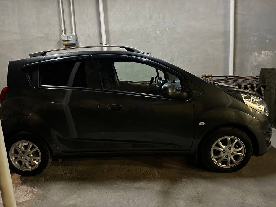 spark style tomi qora