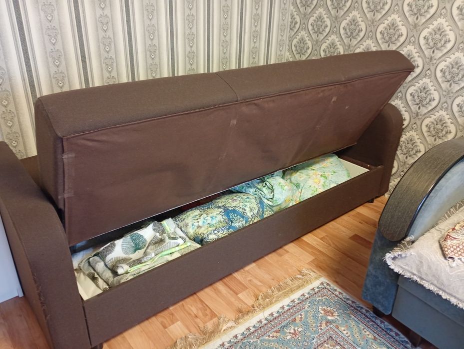 Продам диван книжка