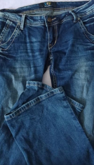 Джинсы 2 пары,модели разные