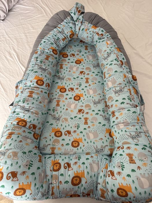 Baby nest cu doua fete: gri/animale Twindeco