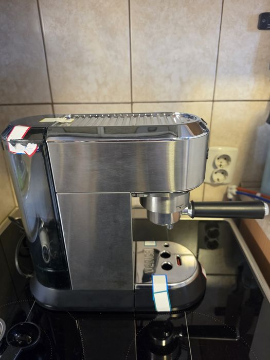 Еспресо Кафе машина DeLonghi Dedica mini EC 685 M EX:4,1450 W,15 bara,1.1 L,Инокс