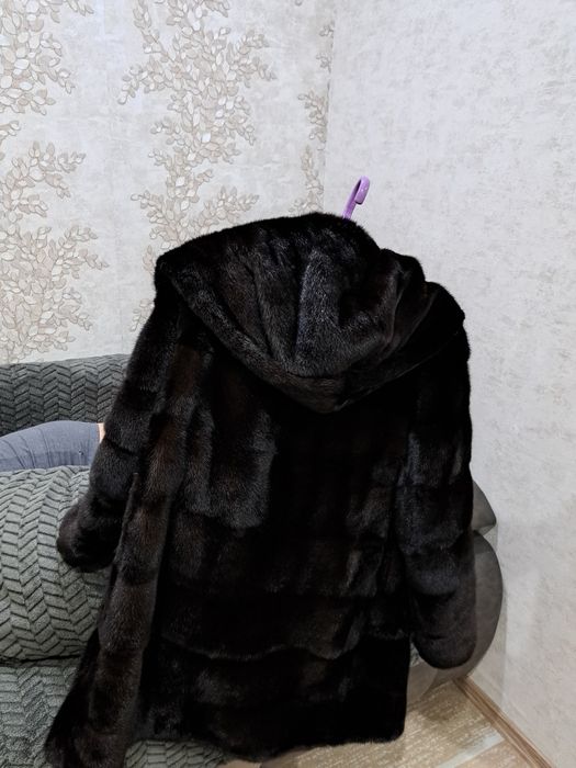 Продам норковую шубу.