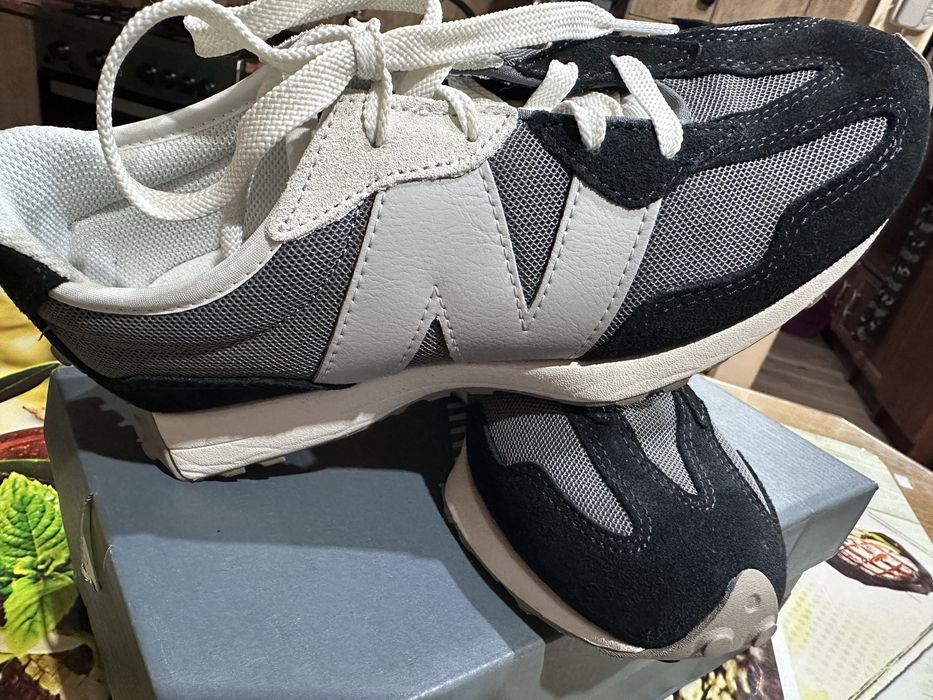 Vand New Balance 327
