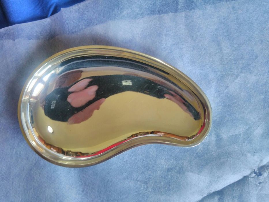 Продавам антикварна сребърна чиния Уникат