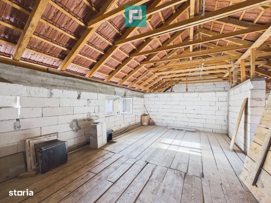 Casă P+E cu două apartamente, zona Drăgășani