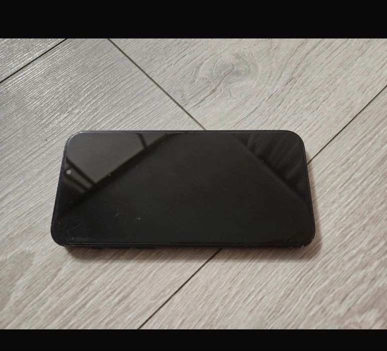 iPhone 12 в отличном состоянии