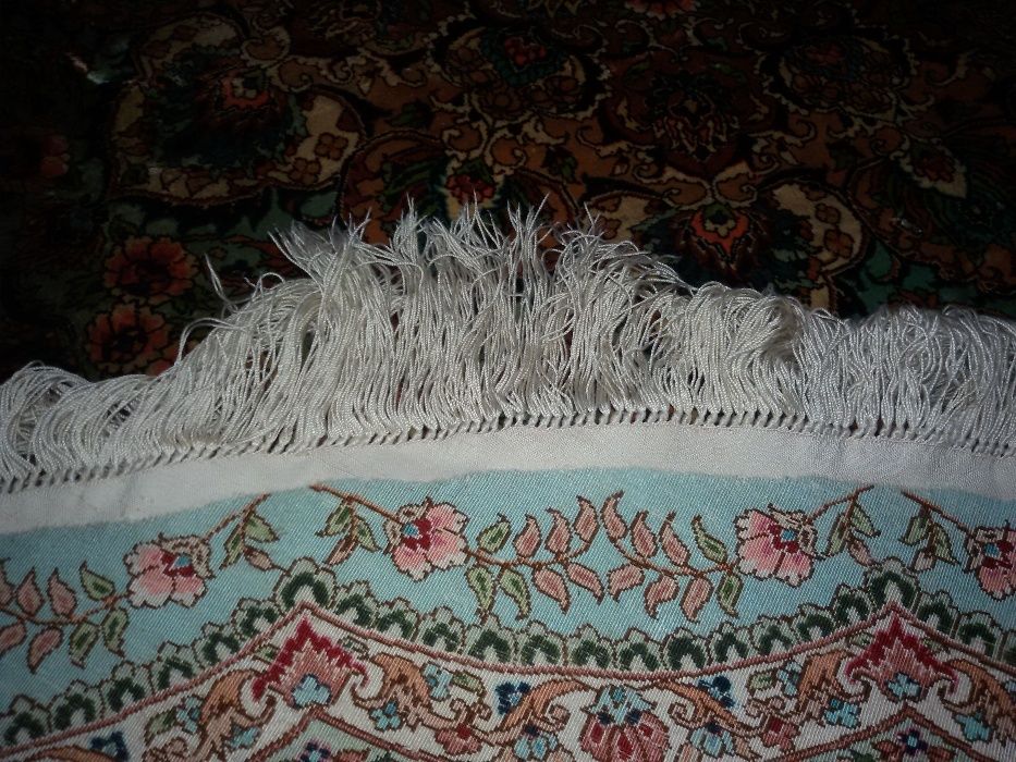 Иранский шелковый ковер